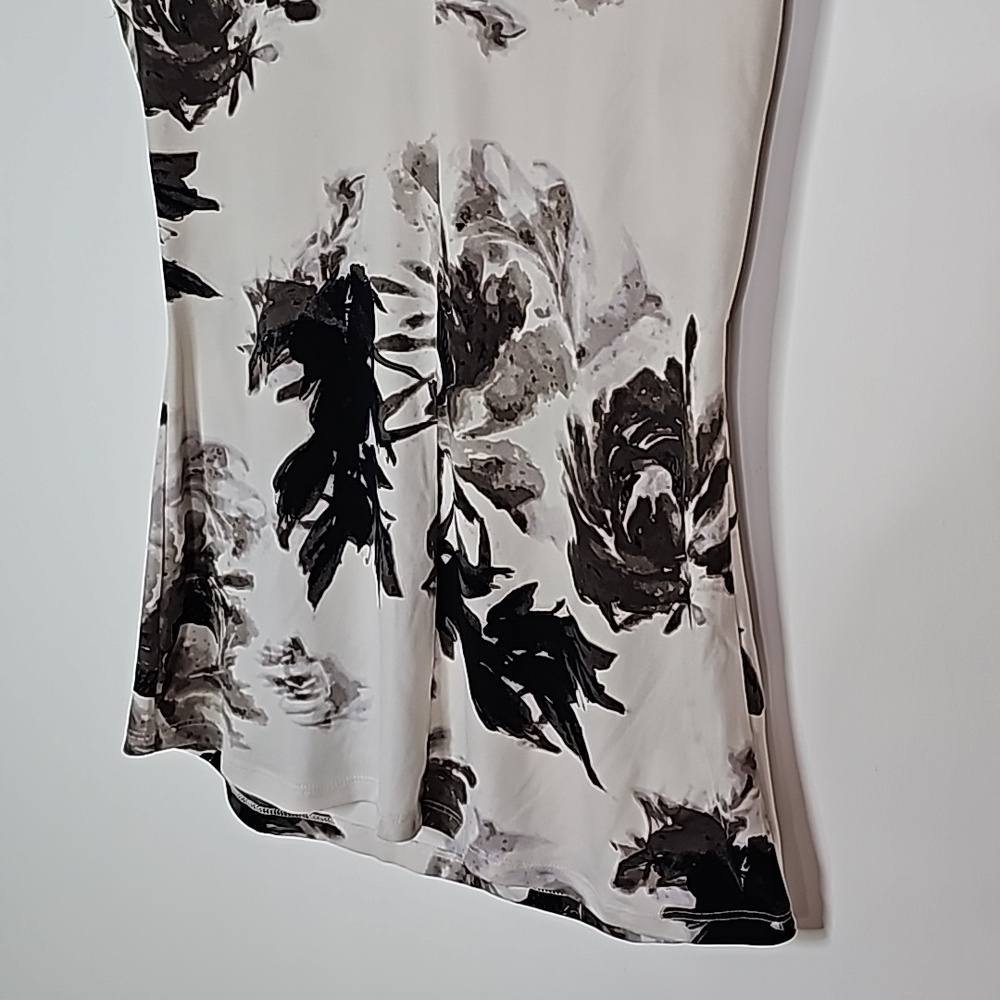 LE chateau small floral design short sleeve shirt - Picture 3 of 7